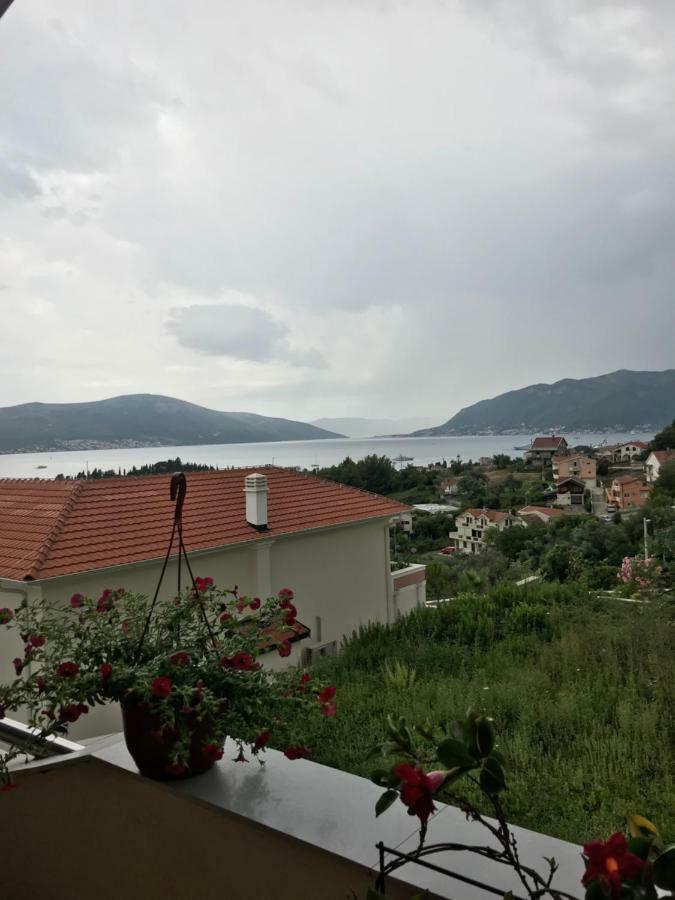 Id Apartments Tivat Eksteriør billede