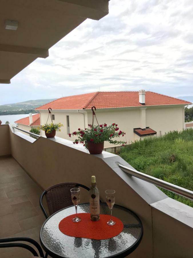 Id Apartments Tivat Eksteriør billede