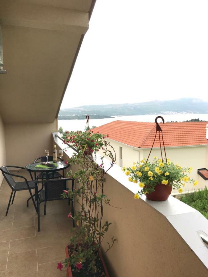 Id Apartments Tivat Eksteriør billede