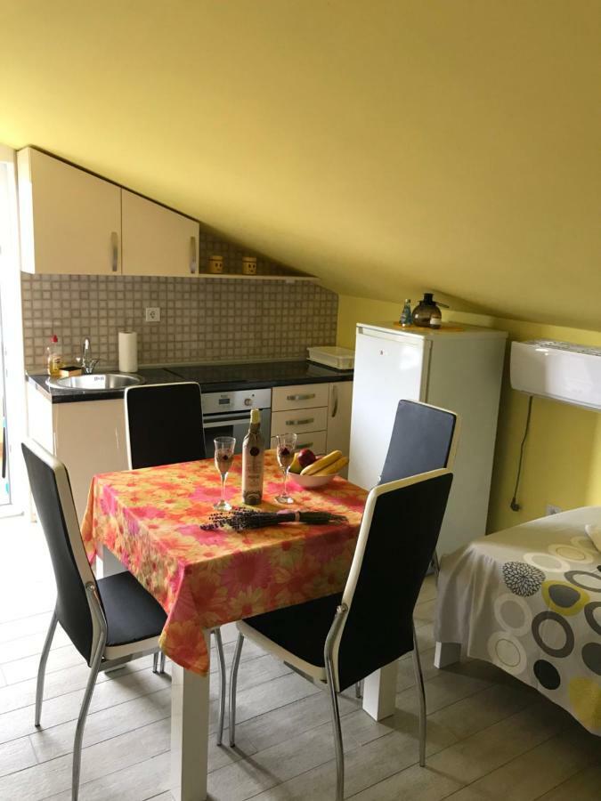 Id Apartments Tivat Eksteriør billede